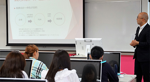 プロと同じ環境で実践的に学べるから即戦力を目指せる！
